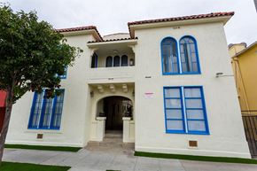 Long Beach apartment for rent - Building exterior